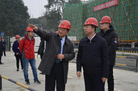 集團(tuán)領(lǐng)導(dǎo)周曉陽率隊調(diào)研金牛賓館