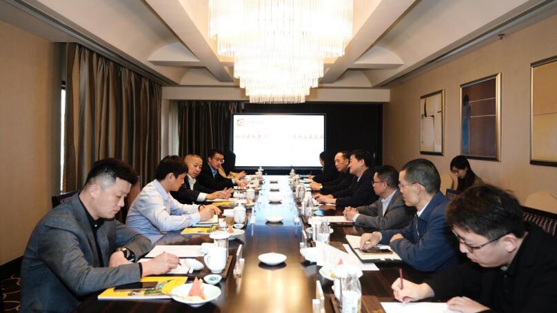 任丁董事長(zhǎng)會(huì)見(jiàn)恒大地產(chǎn)集團(tuán)來(lái)訪(fǎng)嘉賓