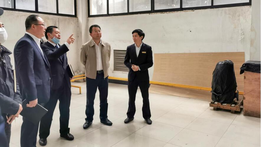 集團(tuán)黨委書(shū)記、董事長(zhǎng)任丁會(huì)見(jiàn)川酒集團(tuán)董事長(zhǎng)曹勇一行