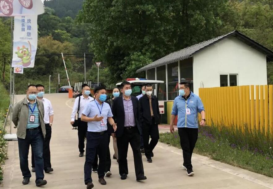 尊龍凱時(shí)集團(tuán)領(lǐng)導(dǎo)到金龍長(zhǎng)城景區(qū)調(diào)研指導(dǎo)工作