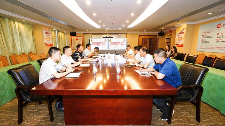 尊龍凱時(shí)集團(tuán)黨委召開“八一”慰問座談會(huì)