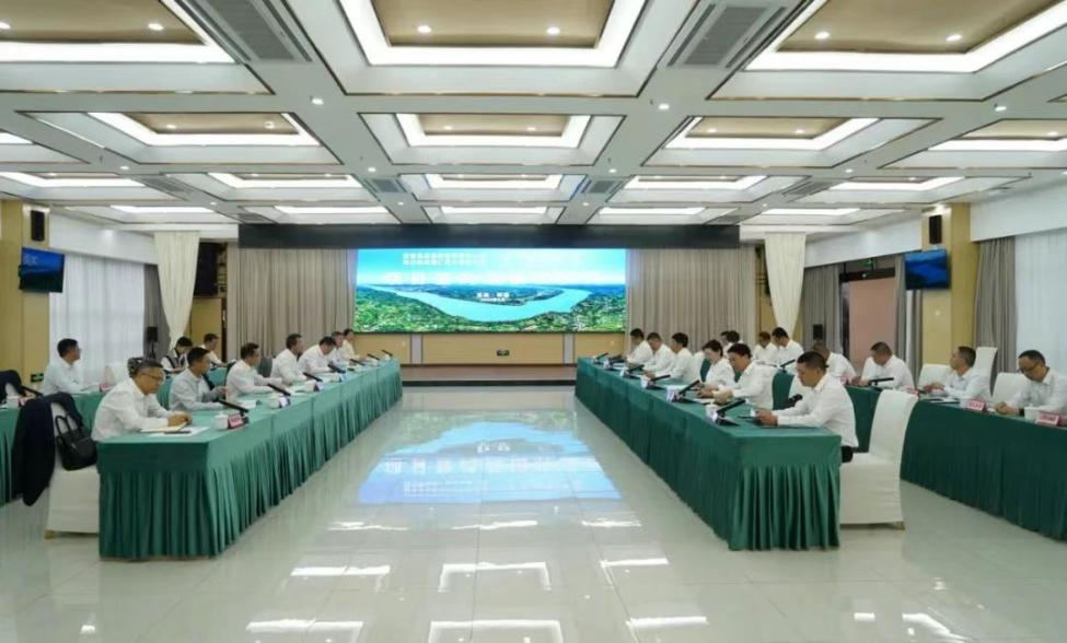 集團領導出席宜賓南溪區(qū)項目簽約及授牌儀式