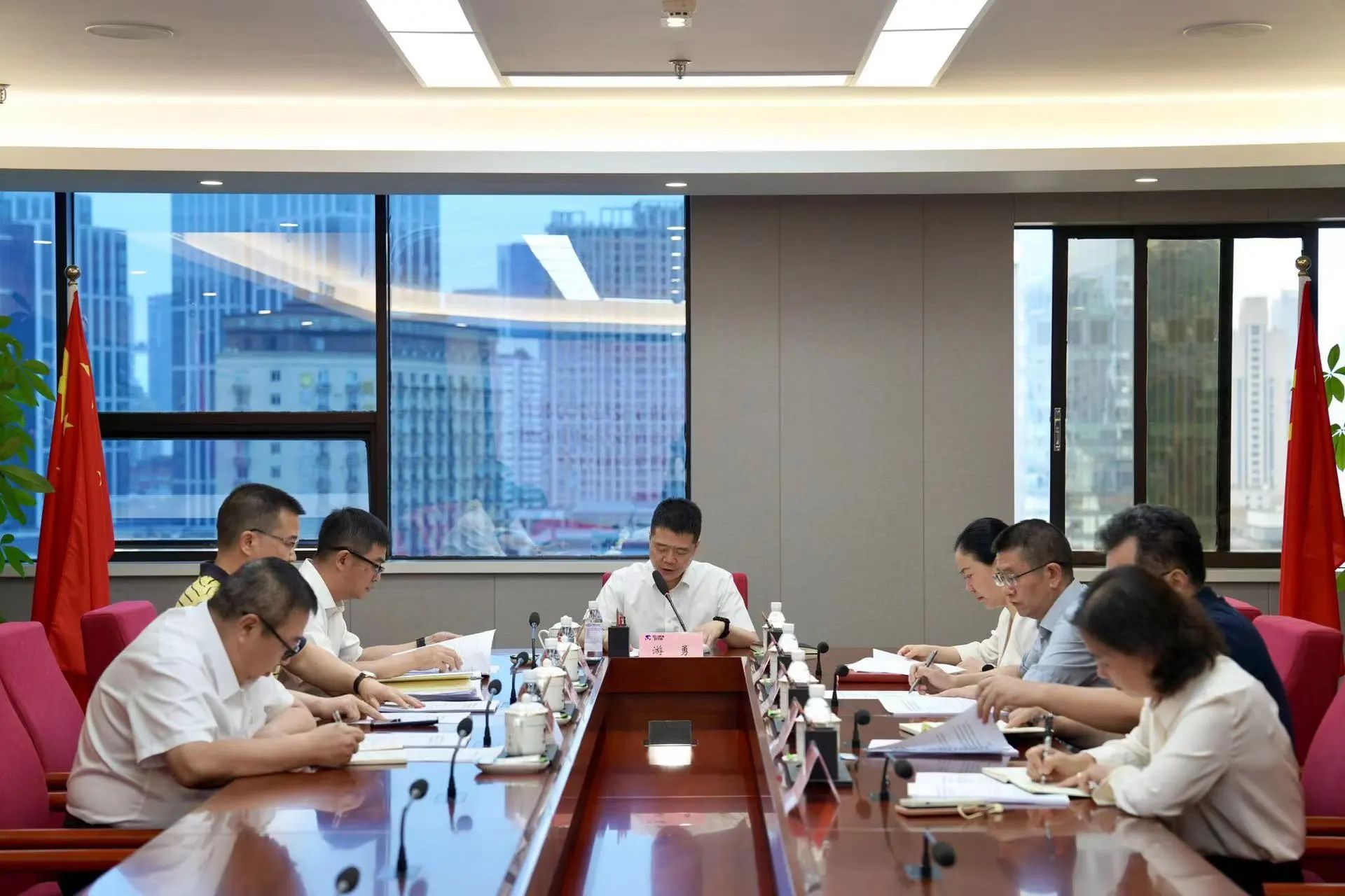 省尊龍凱時集團黨委領(lǐng)導(dǎo)班子黨紀(jì)學(xué)習(xí)教育專題學(xué)習(xí)研討會暨黨委理論學(xué)習(xí)中心組2024年第四次專題學(xué)習(xí)研討會召開