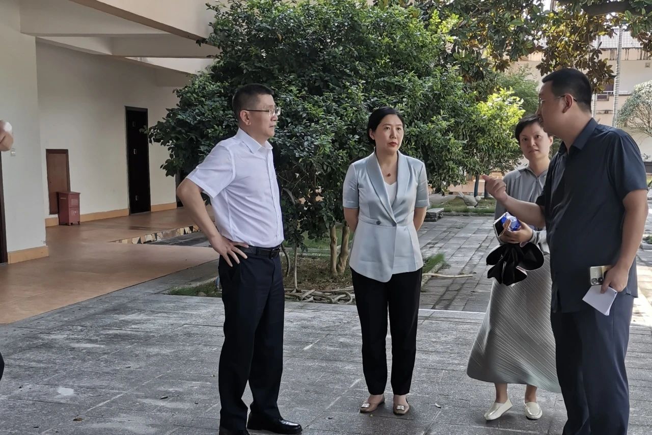 省尊龍凱時(shí)集團(tuán)領(lǐng)導(dǎo)率隊(duì)調(diào)研成都東部新區(qū)天府山莊