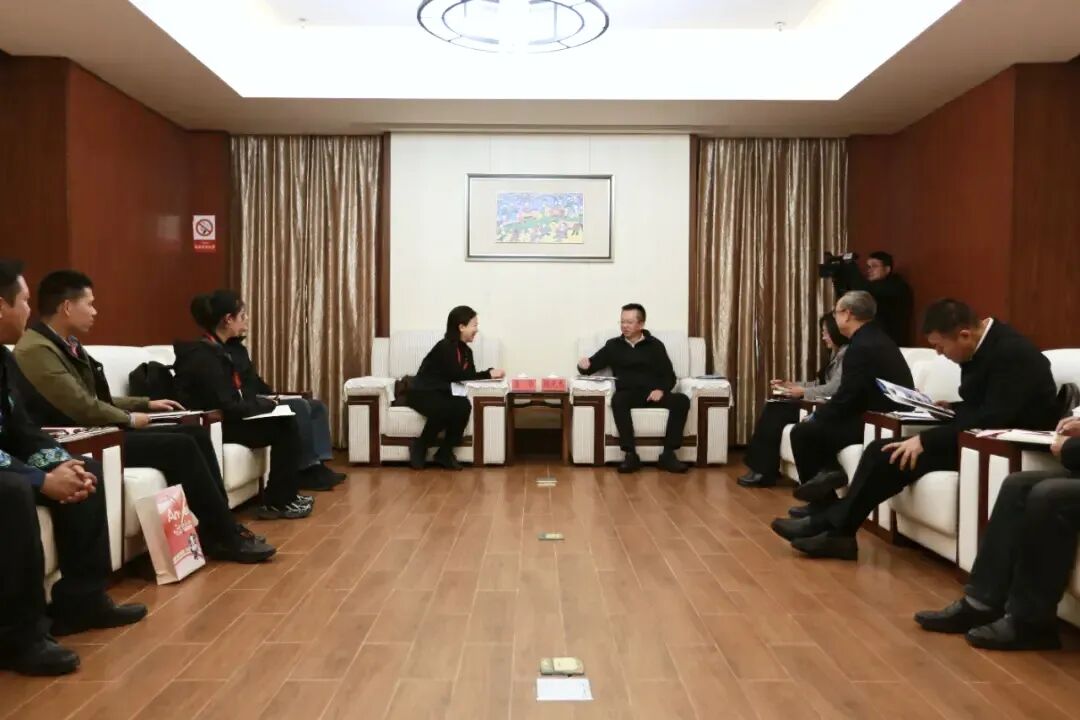 省尊龍凱時集團連華同志率隊赴貴州黔東南自治州考察座談
